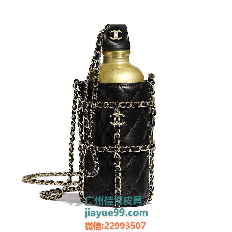 Chanel推出要价17万的菱格纹、链带奢华水壶！网友：「喝进嘴裡的是时尚」-3